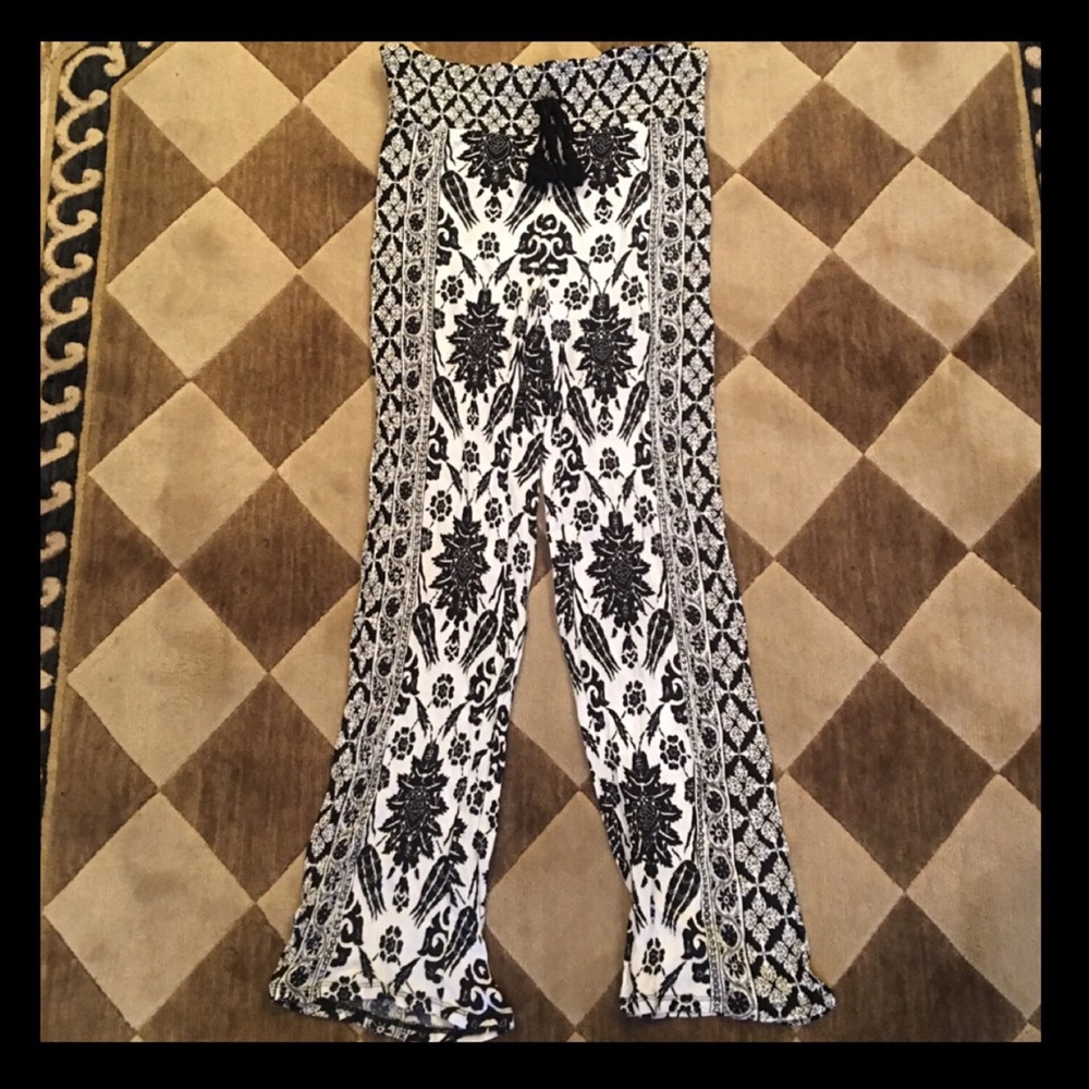 ❤️EUC❤️ INC BOHO inspired black & white  pants